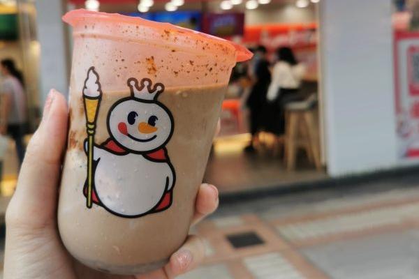 2025蜜雪冰城加盟费用明细及开店成本：乡镇县城开店需要投资多少钱？